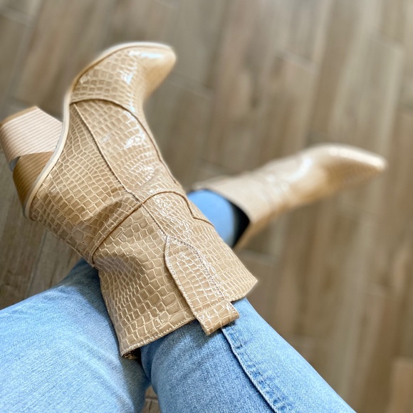 Shoes - Western Style Booties